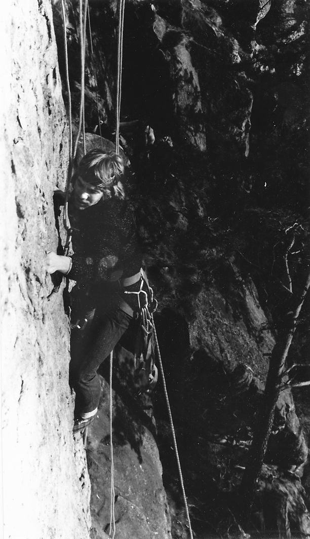 Martin Trojan leze majora na Suškách (1985, foto: Zdeněk Strnad)