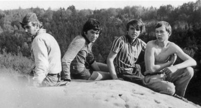 Zleva Stanislav Saidl, Zdeněk Konrád, Lubomír Tymrák a Petr Mládek, Malý Mariáš ve Skaláku, 1969