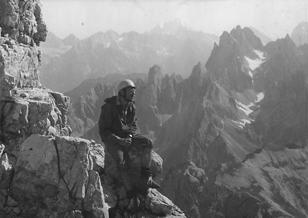 Doktor Pavel Cicvárek na Cima Picola v Dolomitech na vrcholu 1975 (archiv Jindřicha Sochora)
